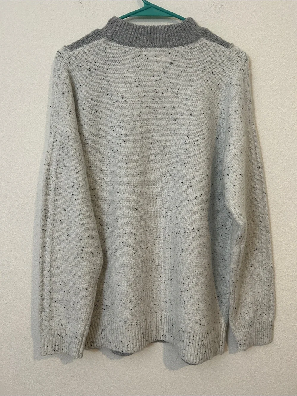 Universal Thread cozy cable